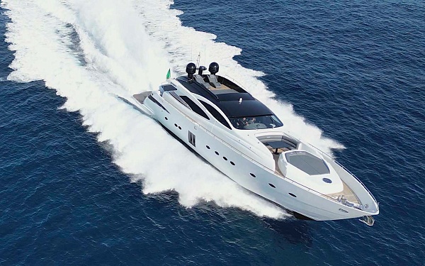 Аренда мега яхты Pershing 90 THYKE III на Сардинии,Италия
